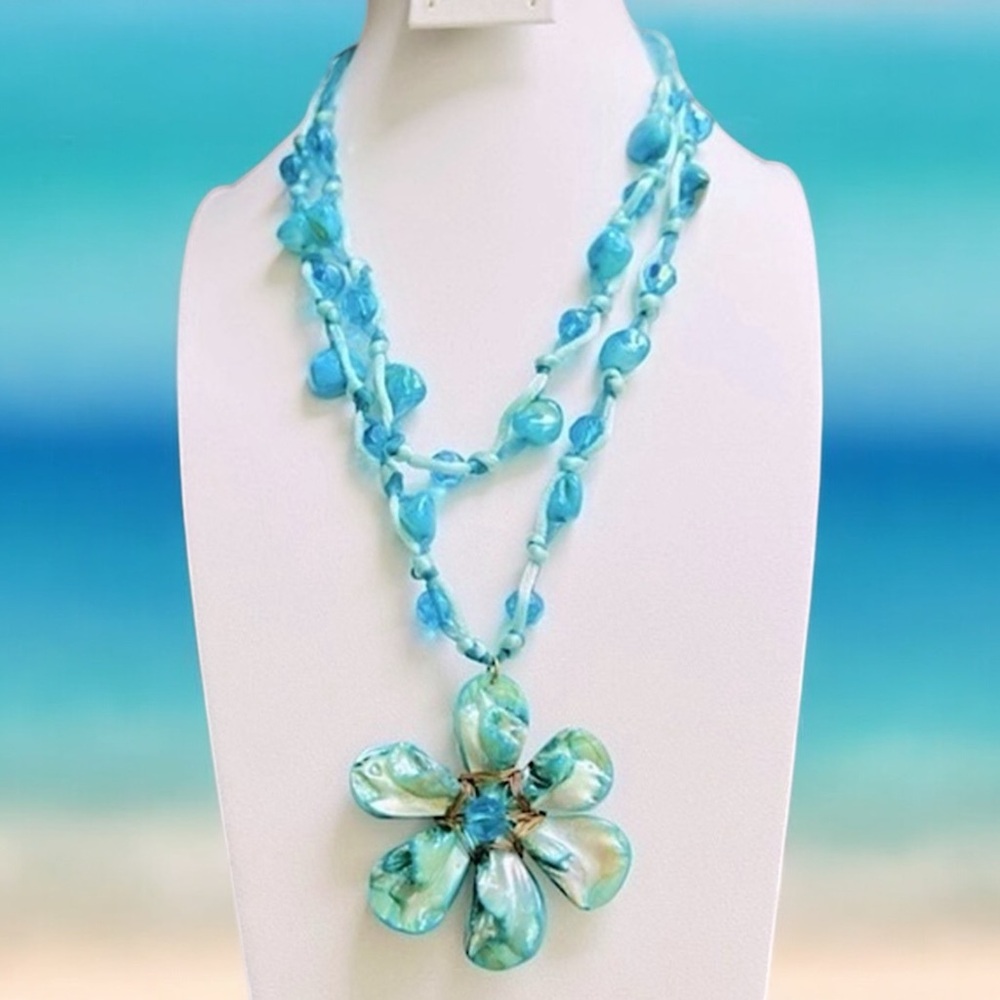 Double Turquoise Colored Chunky Beaded Necklace Large Flower Pendant Medallion - Picture 3 of 13